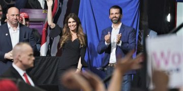 Koronavirusi: Pozitiv e dashura e djalit të Trump dhe një anëtar i stafit elektoral