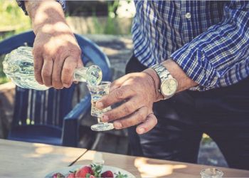 “Me gotë rakie e me barkun te goja ankohen se s’kanë për të ngrënë”, reagon ashpër Pjerin Ndreu