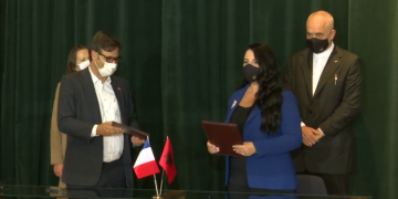 Nënshkruhet marrëveshja për Parkun Fotovoltaik të Karavastasë, Rama: Investimi fillon në shtator, i hapet rrugë kantierit të madh të energjisë diellore