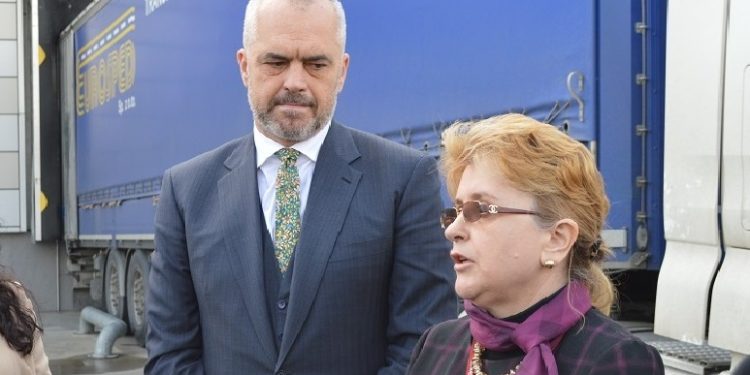 E infektuar me Covid-19, miliarderja shqiptare e “check-up” dërgohet për kurim jashtë vendit