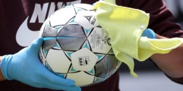 Çmenduri në Spanjë, ndeshje futbolli ndërmjet të “infektuarve dhe të painfektuarve”