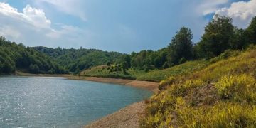 Vetëm 20 minuta larg Shëngjergjiit: Veliaj promovon një zonë të re turistike Luginën e Valit (Foto)