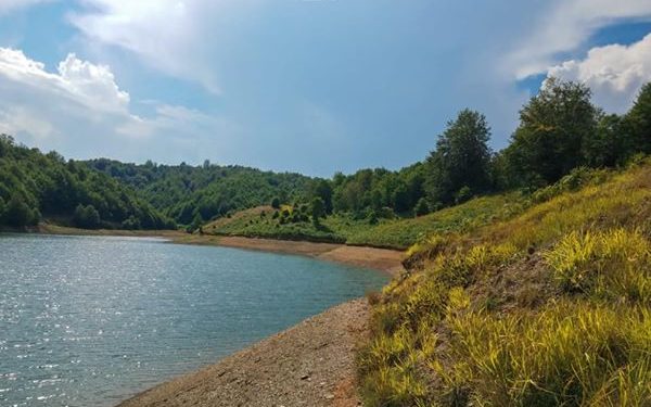 Vetëm 20 minuta larg Shëngjergjiit: Veliaj promovon një zonë të re turistike Luginën e Valit (Foto)