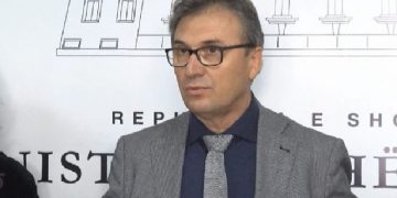 Studimi anglez/ Brataj jep detaje për ilaçin që po jep rezultate pozitive në luftën kundër COVID-it