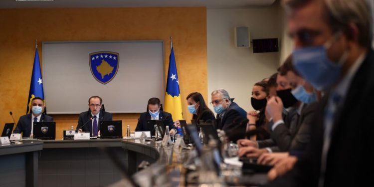 Pas Dullë kryeministrit, infektohet dhe numri dy i Qeverisë në Kosovë: Do përpiqem që të gjitha punët t’i kryej nga shtëpia