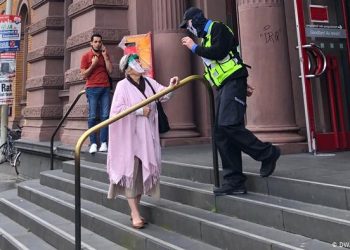 Gjobë 50 euro kush kapet pa maskë! Gjermania vendos masa më të ashpra për të frenuar Covid 19