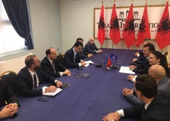 Sekretarja e Mediut Aida Shtino “kërcënon” mjekët në spitalet COVID: Mbajeni mend! Turma e tërbuar nga zemërimi do ju vërsulet