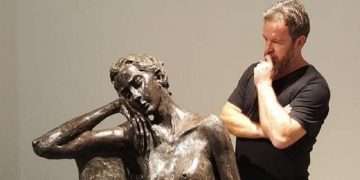 Megjithëse u gjet dhuruesi i gjakut ai nuk mundi ta mposhti sëmundjen: Humb jetën nga Covid artisti i njohur shqiptar, miku i Ramës, Arben Bajo