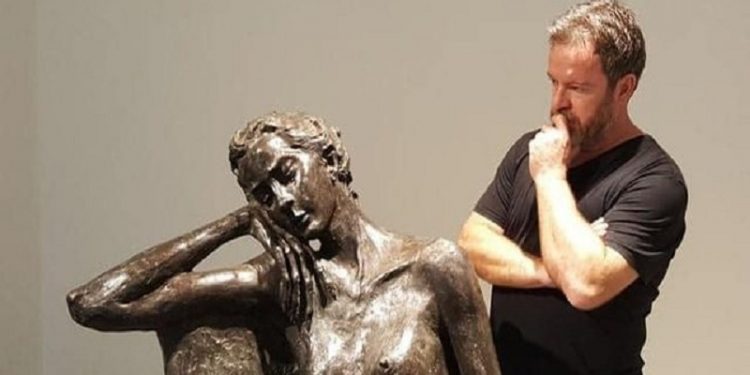 Megjithëse u gjet dhuruesi i gjakut ai nuk mundi ta mposhti sëmundjen: Humb jetën nga Covid artisti i njohur shqiptar, miku i Ramës, Arben Bajo