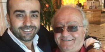 Të dy të buzëqeshur, Gaz Paja publikon foton speciale me të atin nga pushimet në jug: Me babon!