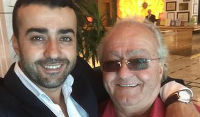 Të dy të buzëqeshur, Gaz Paja publikon foton speciale me të atin nga pushimet në jug: Me babon!