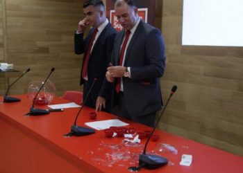 Incidenti i papritur në ambientet e ‘Air Albania’ gjatë hedhjes së shortit të Kategorisë Superiore, plagoset sekretari i FSHF-së