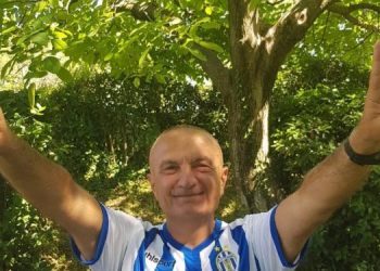 Artan Hoxha nuk i ndahet “patriotit” Meta, publikon foton dhe e ‘thumbon’ ashpër: Ore pse i duket si skuadër e qeverisë dhe Edi Ramës, Partizani?!