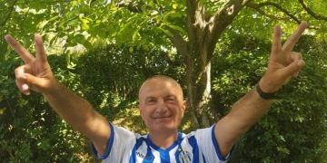 Artan Hoxha nuk i ndahet “patriotit” Meta, publikon foton dhe e ‘thumbon’ ashpër: Ore pse i duket si skuadër e qeverisë dhe Edi Ramës, Partizani?!