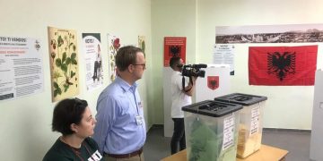 Hapja e listave sjell furtunë në PS-PD: Shumë prej emrave aktualë pritet të mbeten jashtë, e egër konkurenca mes kandidatëve të së njëjtës partie