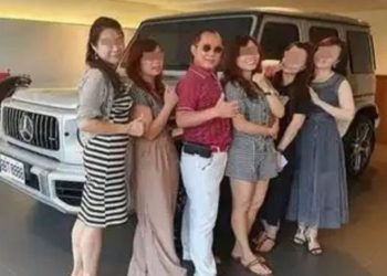 E pabesueshme por e vërtetë, njihuni me njeriun më të korruptuar në Kinë, që ka mbi 100 dashnore dhe 3 ton para