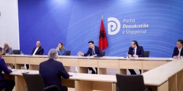 Basha spastron partinë nga njerëzit e Berishës: Ja 28 “lularët” e PD që kanë në dorë kandidatët për deputetë!