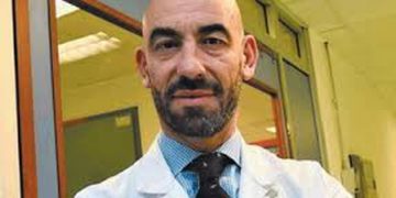 Doktori i famshëm italian deklaron se Covid-19 e ka humbur fuqinë dhe pacientët e tanishëm nuk kanë krahasim me periudhën mars-prill