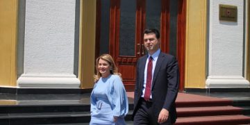 Basha lë në pritje Kryemadhin: Demokratët të lëkundur për të shkuar me listë të përbashkët në zgjedhje, baza kategorike kundër LSI