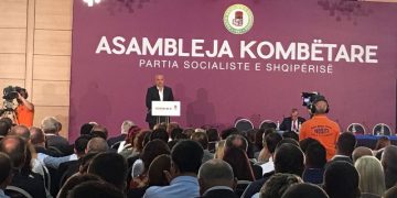 Asambleja pritet të sjellë rokadë në PS, Bushati, Xhafaj dhe Majko rrezikojnë largimin nga Kryesia, ministrat të gjithë në ankth