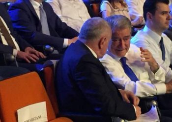 Është e drejta e Greqisë të zgjeroi ujërat e saj territoriale 12 milje ne Detin Jon! Mjeku popullor i preshit, derdh lot për rrëzimin nga Kushtetuesja të shitjes së detit nga Saliu dhe Luli: Edi Rama na prishi marveshjen më të mirë duke blerë Gjykatën Kushtetuese