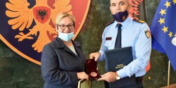 Aida Hajnaj ikën nga policia, të martën merr frenat e BKH dhe niset drejt SHBA, amerikanët gati pajisjet për FBI shqiptare, ja raporti