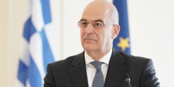 Çështja e detit, ministri i Jashtëm grek: Shumë shpejt do arrijmë paktin me Shqipërinë për kufirin, të nisin negociatat