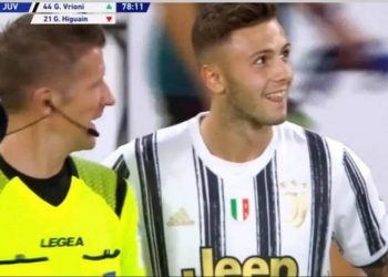 Sulmuesi i Kombëtares debuton me Juventusin, zëvendësoi veteranin Gonzalo Higuain