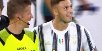 Sulmuesi i Kombëtares debuton me Juventusin, zëvendësoi veteranin Gonzalo Higuain