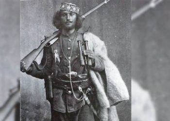 Kujtimet e ish-prefektit të Gjirokastrës: Bimbashi Halil efendiut u vra sepse dërgoi mjeke për ta vizituar të fejuarën e Çerçizit Topullit nëse ishte me barrë