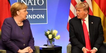 Merkel e shqetësuar për tensionet e shtuara Turqi-Greqi, takohet me shefin e NATO-s. Edhe Trump ndërmjetëson në krizën e Mesdheut…