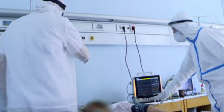 Mbushet Spitali Infektiv në Kosovë, pacientët me Covid-19 i kalojnë në repartin e Gjinekologjisë