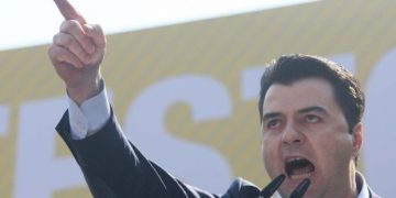 Si Lulzim Basha po përpiqet që t’i rikthejnë vizën diplomatike në SHBA, duke paguar dhe me ndryshimin e politikës së PD