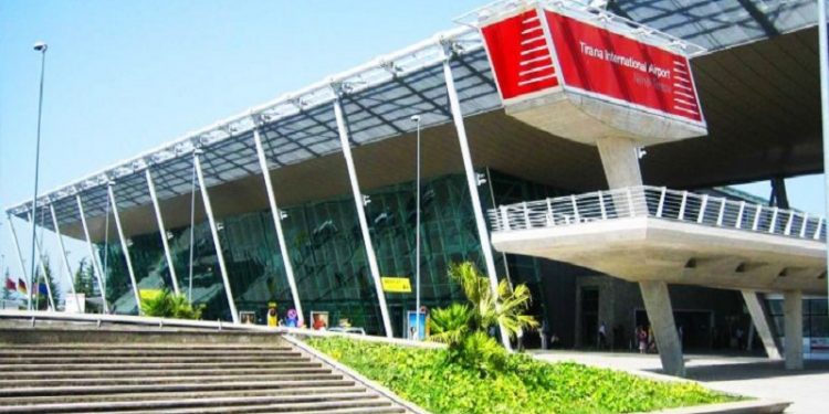 Ministria e Jashtme del me njoftim të rëndësishëm për shqiptarët që mund të udhëtojnë drejt Italisë dhe nga shteti fqinj drejt Shqipërisë