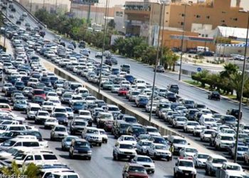 Kaos mes turistëve britanikë në kufi, në përpjekje për t’u kthyer në shtëpi