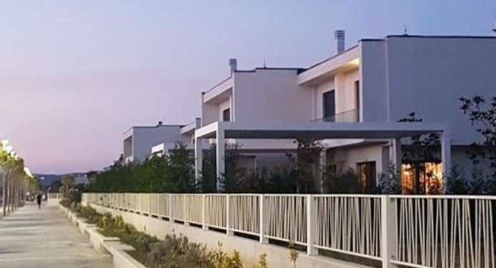 4 vila për gjashtë muaj, pa asnjë shpjegim