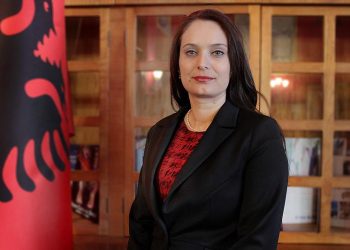 Maks Haxhia e çifti “Hiçka” marrin 5 milionë eurot e para nga 11 milon për godinën “Poli Drejtësisë”, të ngritur mbi truall të v.jedhur