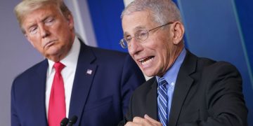 Të gjithë pyesim nëse do jetë e detyrueshme vaksina për të gjithë? Eksperti i lartë i SHBA-së e thotë troç: Nëse dikush e refuzon …