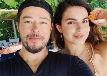 “Paçi fat”, Armina si vjehrri me firmat piramidale: I premton fansave se do t’i japë 10 mijë dollarë për 20 sekonda, zhduk videon nga Instagrami dhe e rikthen përsëri