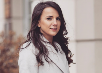 Surprizon Rudina Hajdari, si rrallëherë publikon foton e ëmbël të bashkëshortit e vajzës së saj