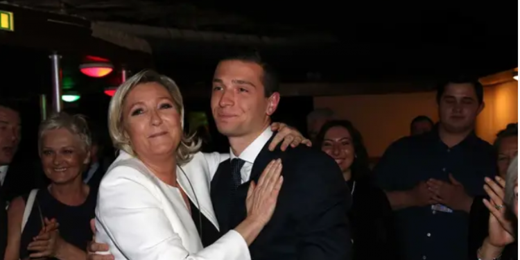 Ekstremistët francezë në PE, kërkojnë pezullimin e lëvizjes së lirë të shqiptarëve në BE. Komisioneri Varhelyi iu “tregon vendin”