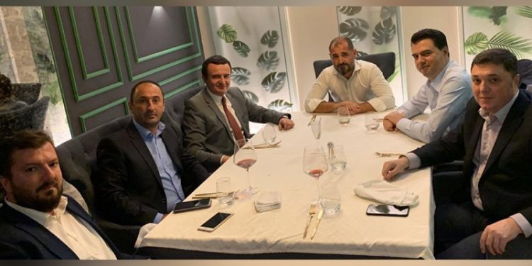 Edhe këtë parti kemi mangut! Pasi i’a morën qeverinë me “shqelma” në Kosovë, Albin Kurti me VV e tij do të injektohet si parti politike “kombëtare” në Shqipëri