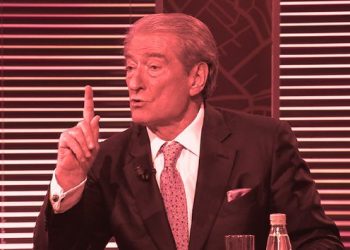 Rikthimi i kobit të piramidave, nga njeriu që mbrojti skemat që grabitën miliona dollarë dhe çuan Shqipërinë në greminë