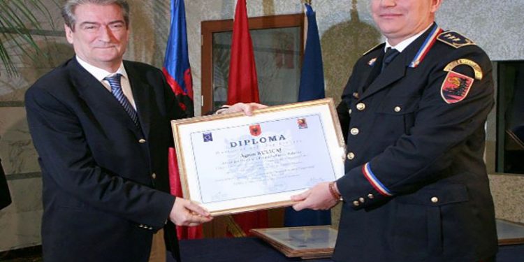 Kabllogrami i SHBA: Agron Kuliçaj i korruptuar, i implikuar në v.ras.jen e 4 policëve nga Dritan Dajti