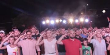 VIDEO/ “Covid-19 nuk ekziston se na mbron Abaz Aliu”! “Pionerët dhe fatosat” e LSI-së shfrenohen në Jalë pas teorive të Kryemadhit