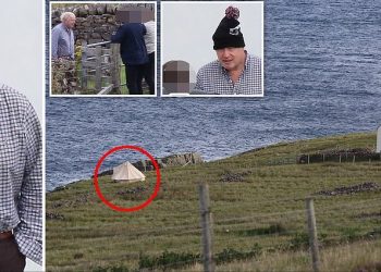 Kryeministri britanik i kalon pushimet në një kasolle, krahasojeni pak me politikanët tanë