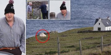 Kryeministri britanik i kalon pushimet në një kasolle, krahasojeni pak me politikanët tanë