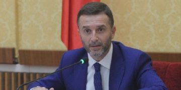 “Gënjyen e s’u lodhën, vodhën e s’u ngopën”, Braçe sulmon Metën dhe Bashën: Ua kam thënë se…