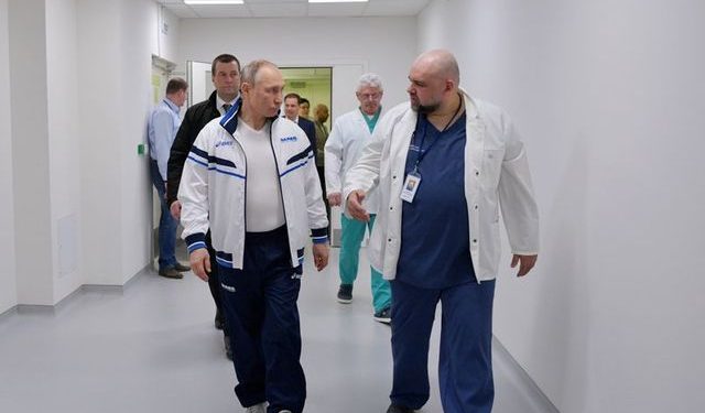 Vladimir Putin: Brenda pak ditësh gati vaksina kundër COVID-19, e provuam edhe tek vajza ime