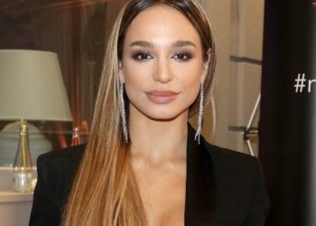 Këngëtarja e njohur provokon serbët: Po, jam shqiptare!